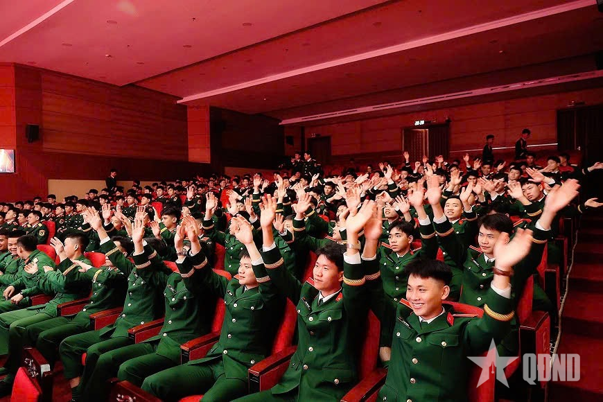 Rộn ràng đêm văn nghệ mừng Xuân Bính Ngọ 2026 tại Học viện Hậu cần